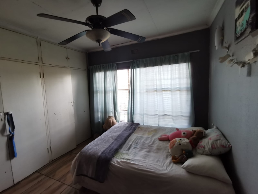 5 Bedroom Property for Sale in Verwoerdpark Gauteng