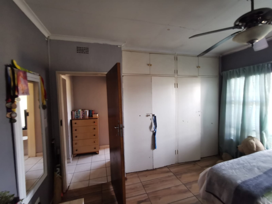 5 Bedroom Property for Sale in Verwoerdpark Gauteng
