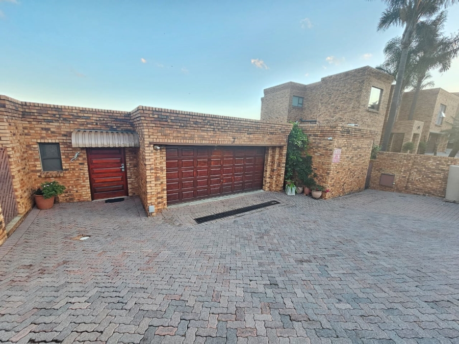 3 Bedroom Property for Sale in Bassonia Gauteng