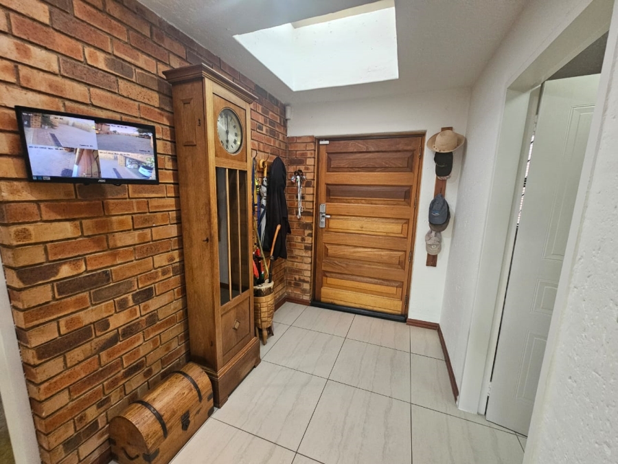 3 Bedroom Property for Sale in Bassonia Gauteng