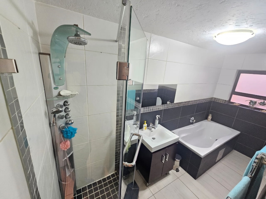 3 Bedroom Property for Sale in Bassonia Gauteng