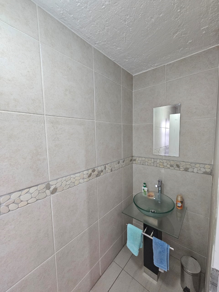 3 Bedroom Property for Sale in Bassonia Gauteng