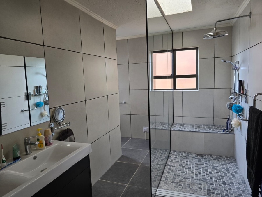 3 Bedroom Property for Sale in Bassonia Gauteng