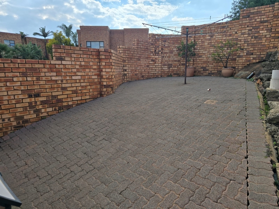 3 Bedroom Property for Sale in Bassonia Gauteng