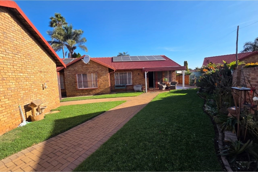 3 Bedroom Property for Sale in Wierda Park Gauteng