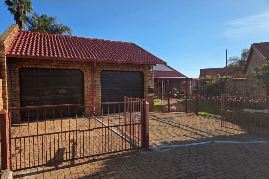 3 Bedroom Property for Sale in Wierda Park Gauteng