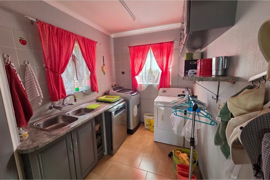 3 Bedroom Property for Sale in Wierda Park Gauteng
