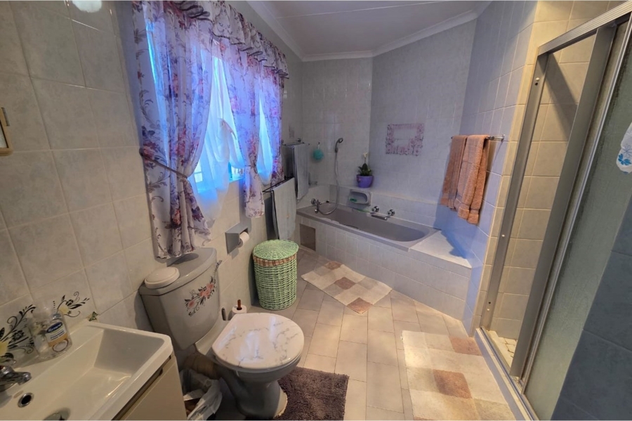 3 Bedroom Property for Sale in Wierda Park Gauteng