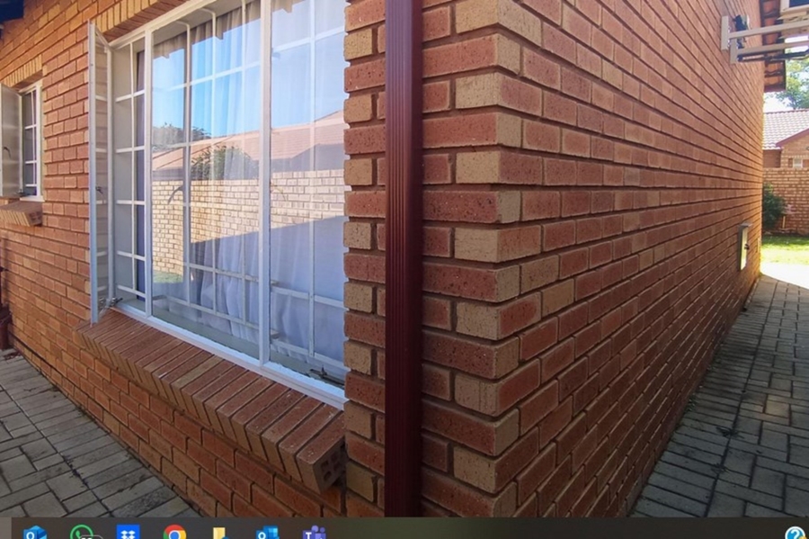 2 Bedroom Property for Sale in Equestria Gauteng