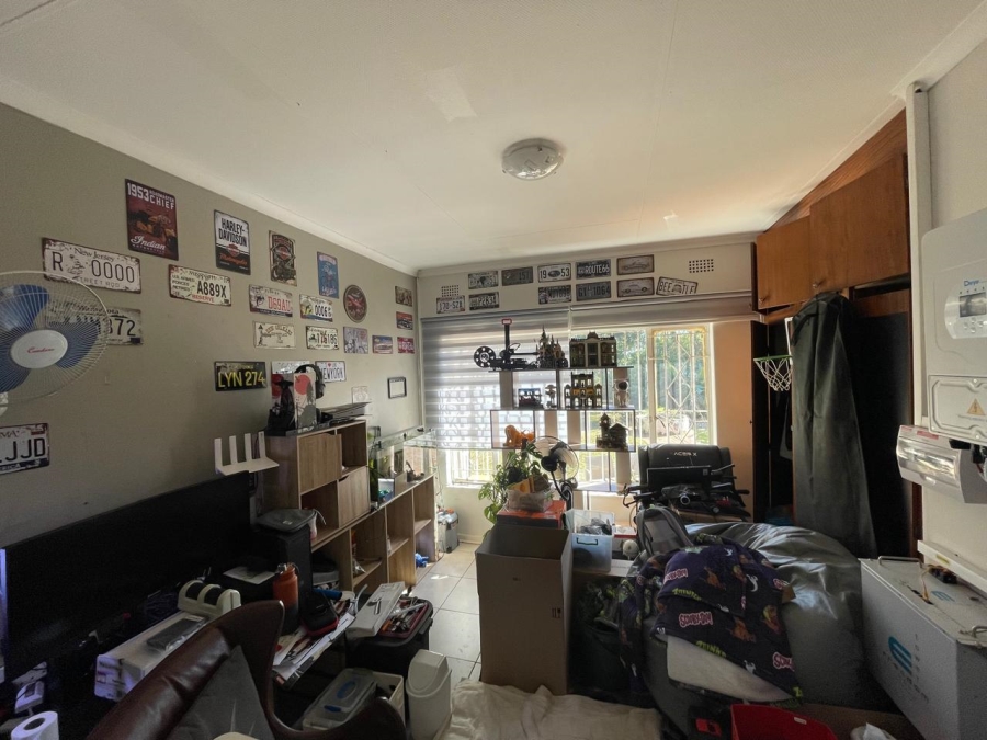 To Let 4 Bedroom Property for Rent in Fairland Gauteng