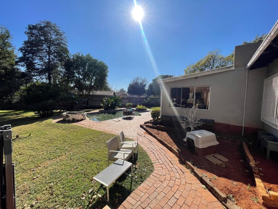 To Let 4 Bedroom Property for Rent in Fairland Gauteng
