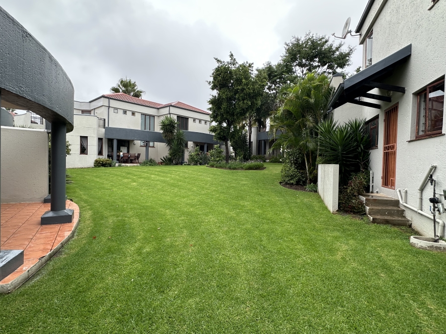 To Let 3 Bedroom Property for Rent in Lonehill Gauteng