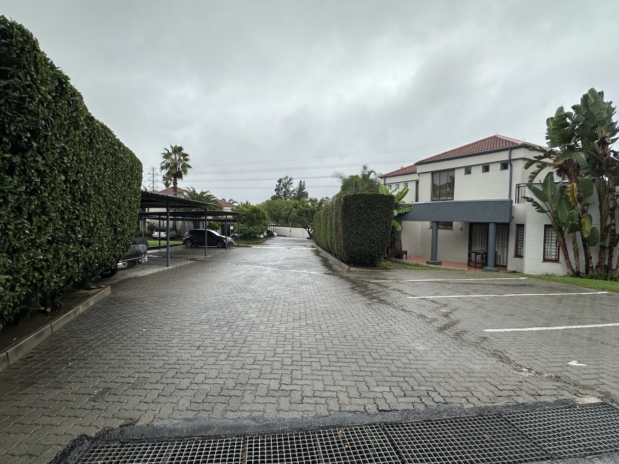 To Let 3 Bedroom Property for Rent in Lonehill Gauteng