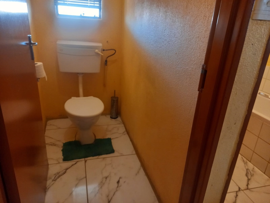 3 Bedroom Property for Sale in Clayville Gauteng