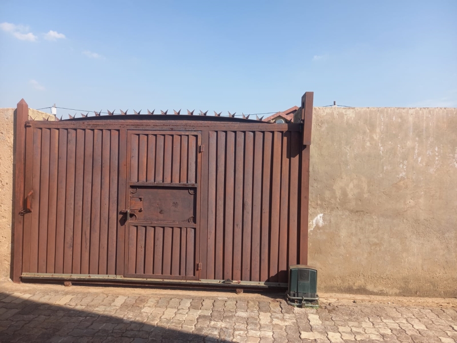 3 Bedroom Property for Sale in Clayville Gauteng