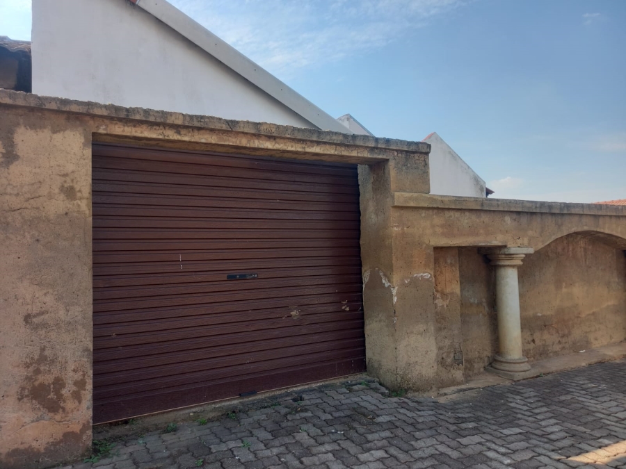 3 Bedroom Property for Sale in Clayville Gauteng
