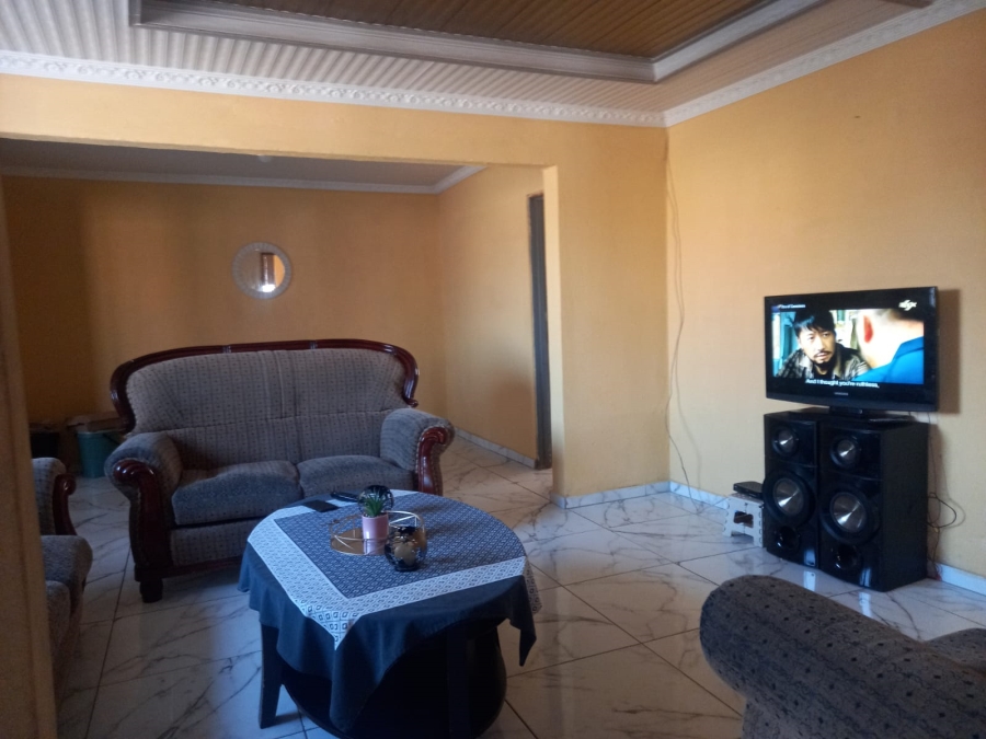 3 Bedroom Property for Sale in Clayville Gauteng