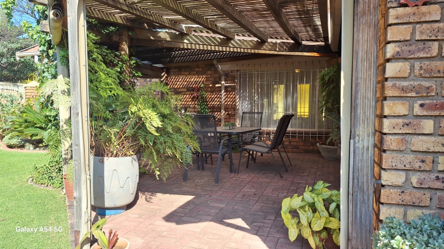 3 Bedroom Property for Sale in Crystal Park Gauteng
