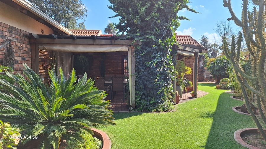 3 Bedroom Property for Sale in Crystal Park Gauteng