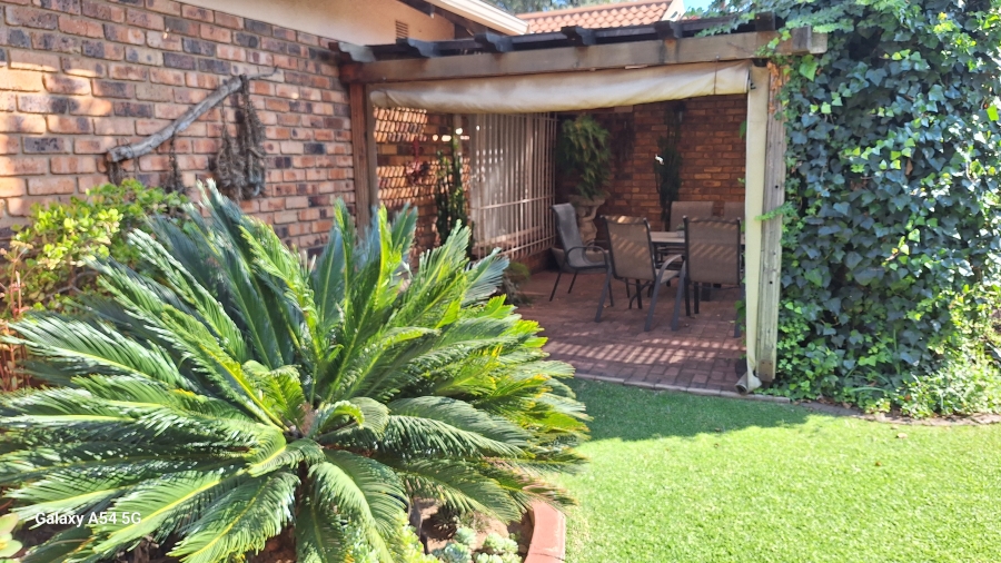 3 Bedroom Property for Sale in Crystal Park Gauteng