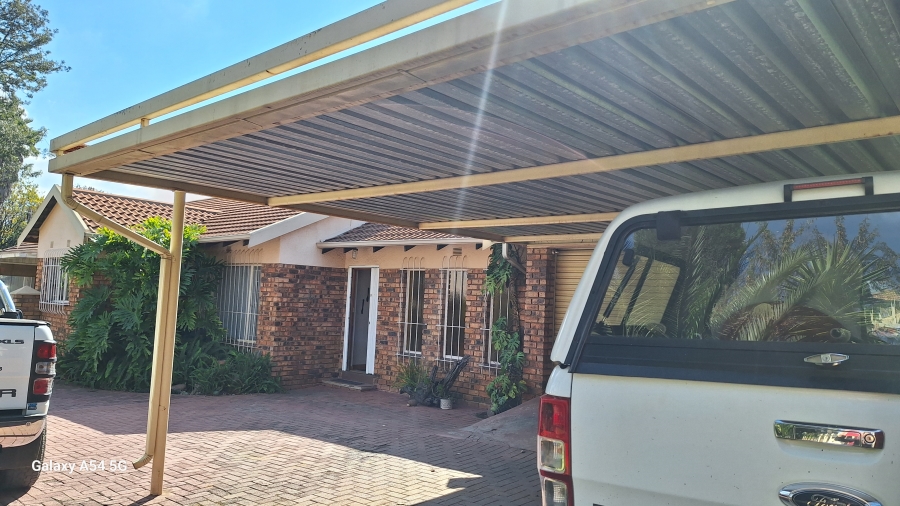 3 Bedroom Property for Sale in Crystal Park Gauteng