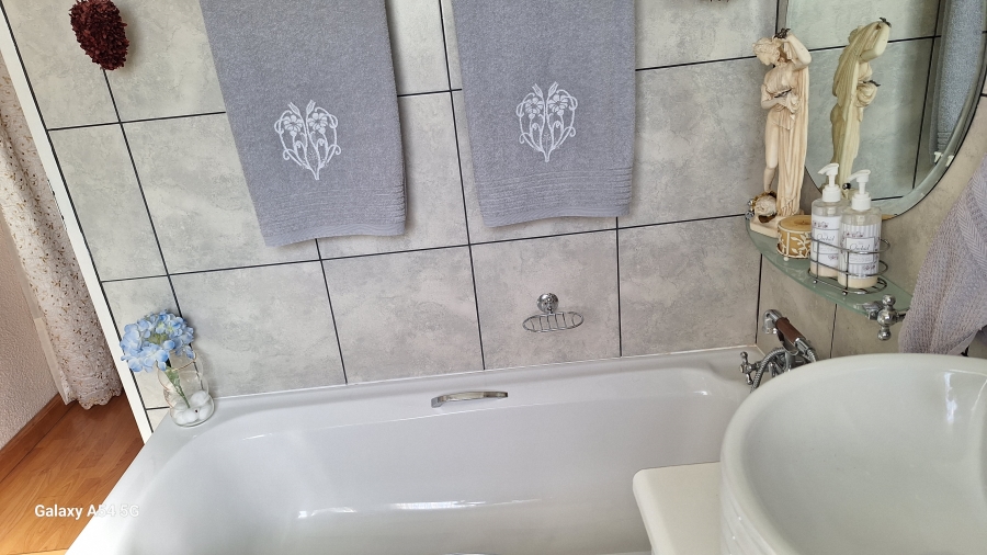 3 Bedroom Property for Sale in Crystal Park Gauteng