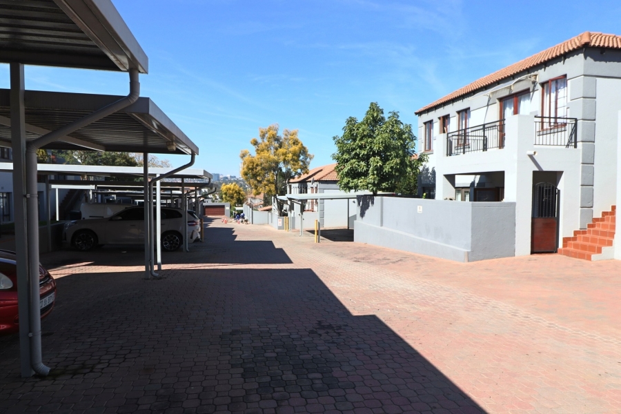 2 Bedroom Property for Sale in Bryanston East Gauteng