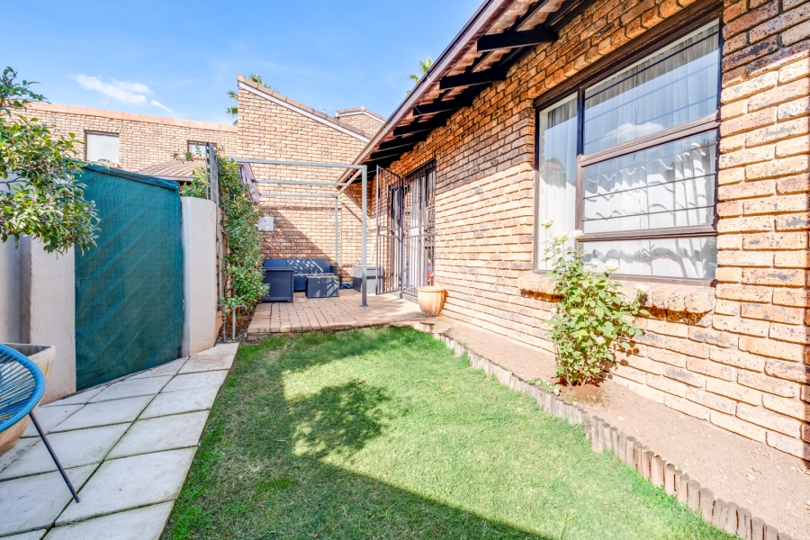 2 Bedroom Property for Sale in Bryanston Gauteng