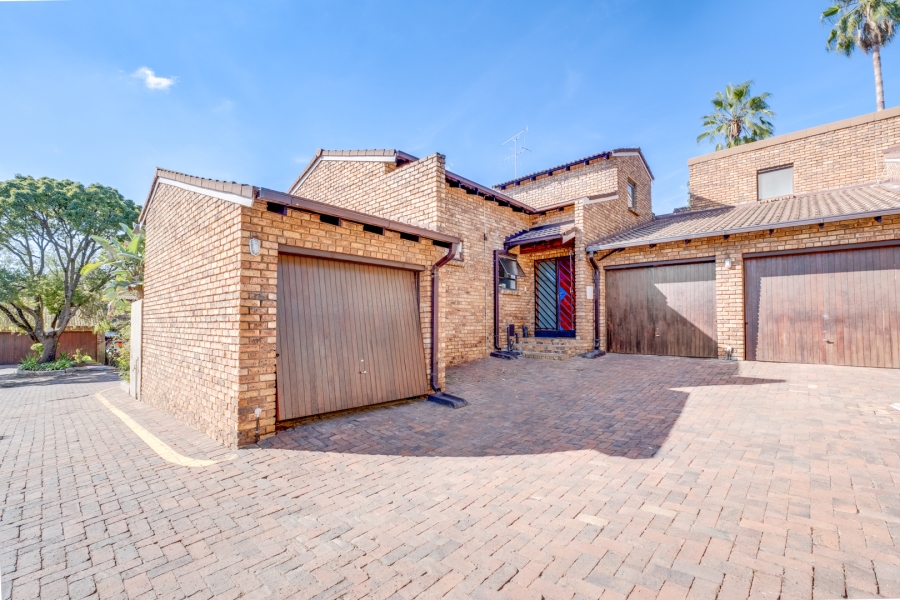2 Bedroom Property for Sale in Bryanston Gauteng