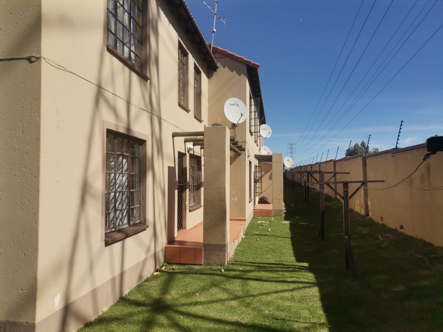 2 Bedroom Property for Sale in Roodepoort West Gauteng
