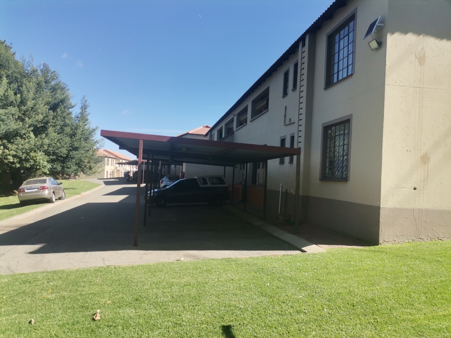 2 Bedroom Property for Sale in Roodepoort West Gauteng