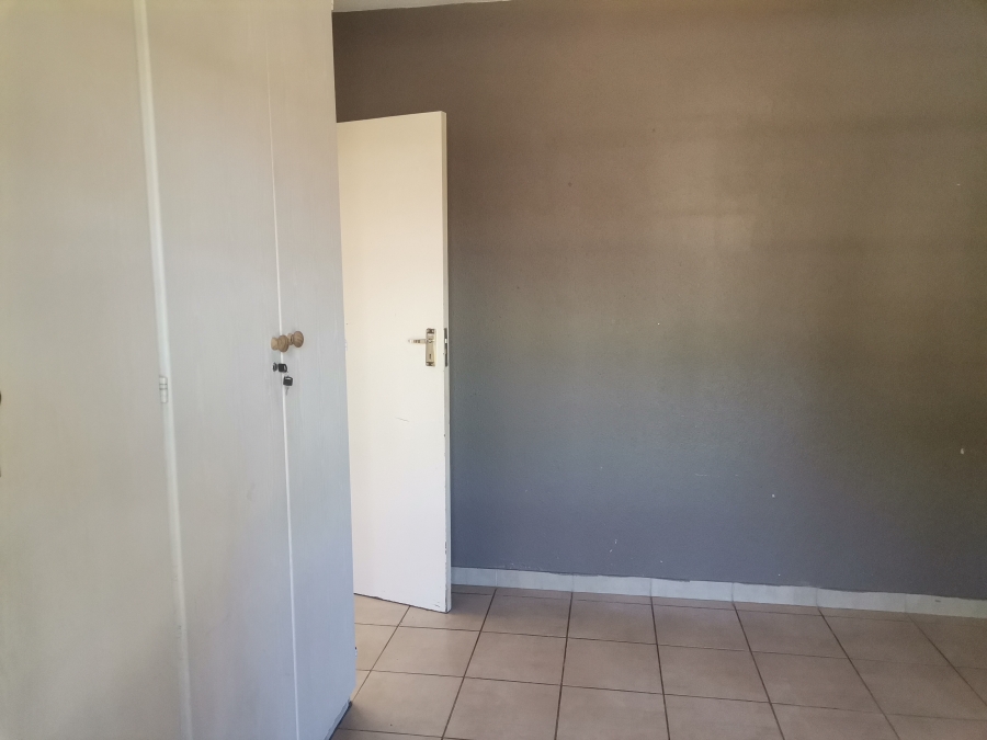 2 Bedroom Property for Sale in Roodepoort West Gauteng
