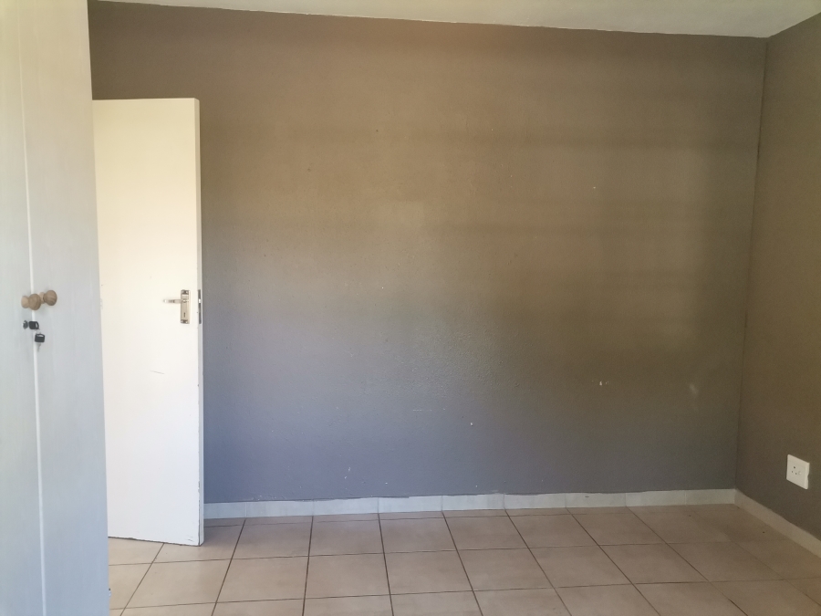 2 Bedroom Property for Sale in Roodepoort West Gauteng