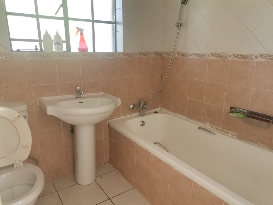 2 Bedroom Property for Sale in Roodepoort West Gauteng