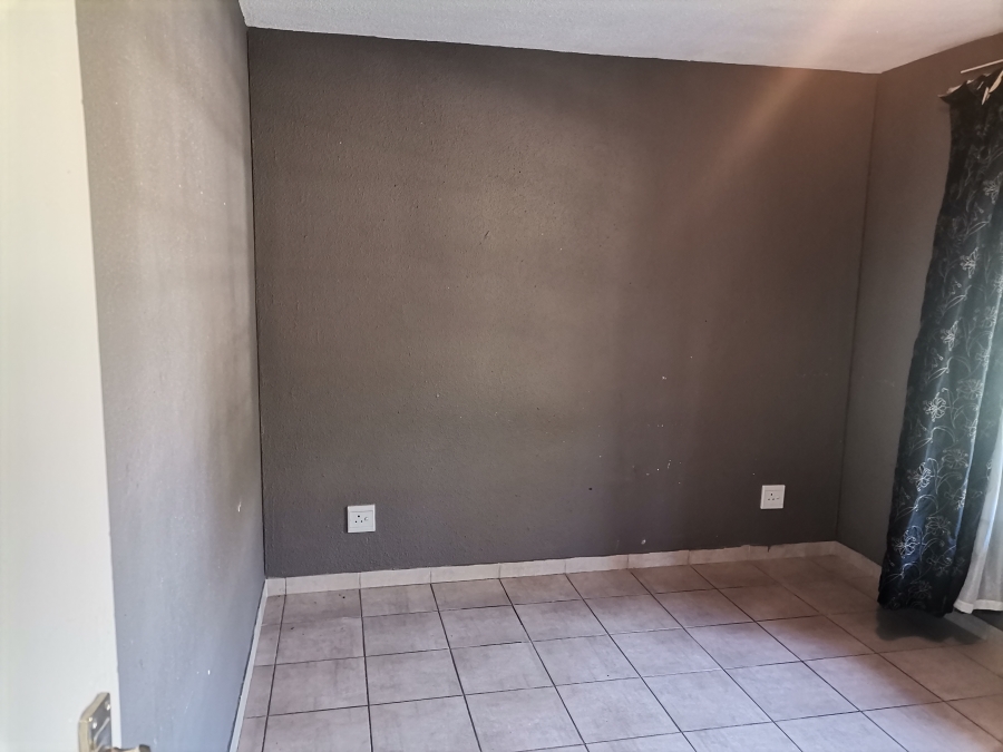 2 Bedroom Property for Sale in Roodepoort West Gauteng