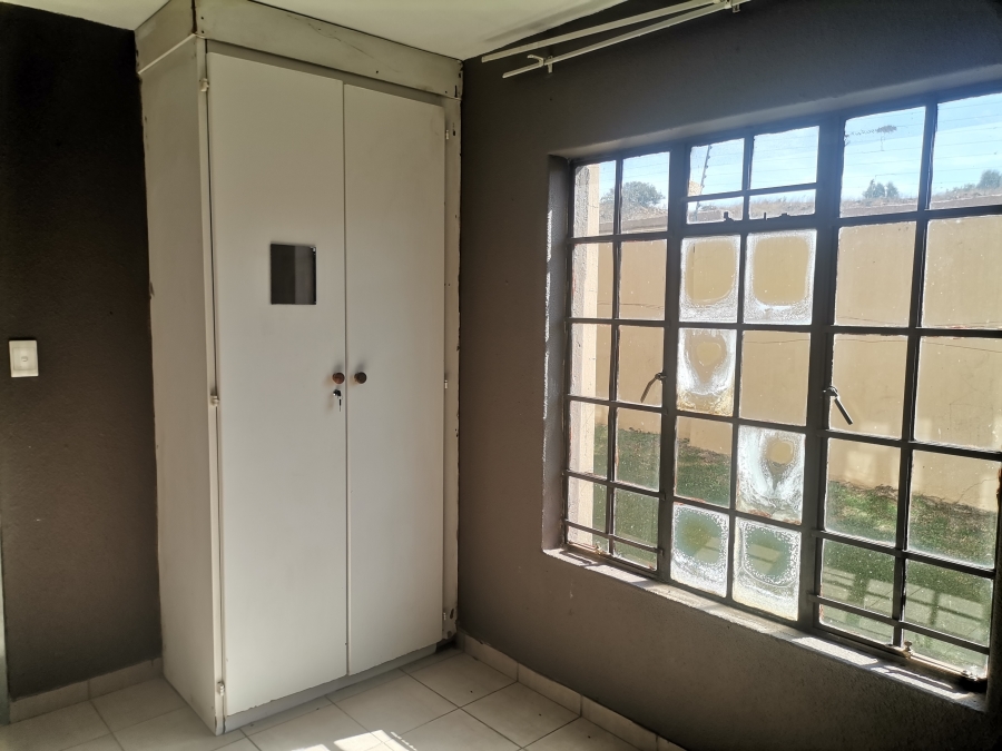 2 Bedroom Property for Sale in Roodepoort West Gauteng