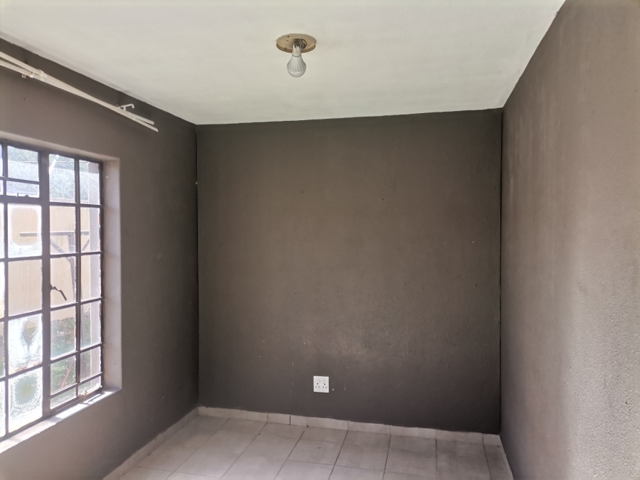 2 Bedroom Property for Sale in Roodepoort West Gauteng