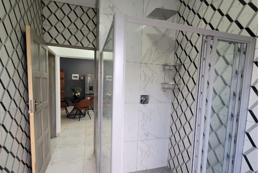 2 Bedroom Property for Sale in Noordwyk Gauteng