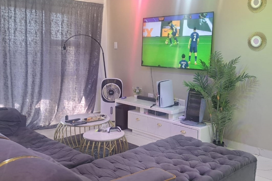 2 Bedroom Property for Sale in Noordwyk Gauteng