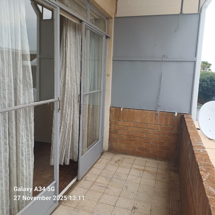 To Let 1 Bedroom Property for Rent in Robertsham Gauteng