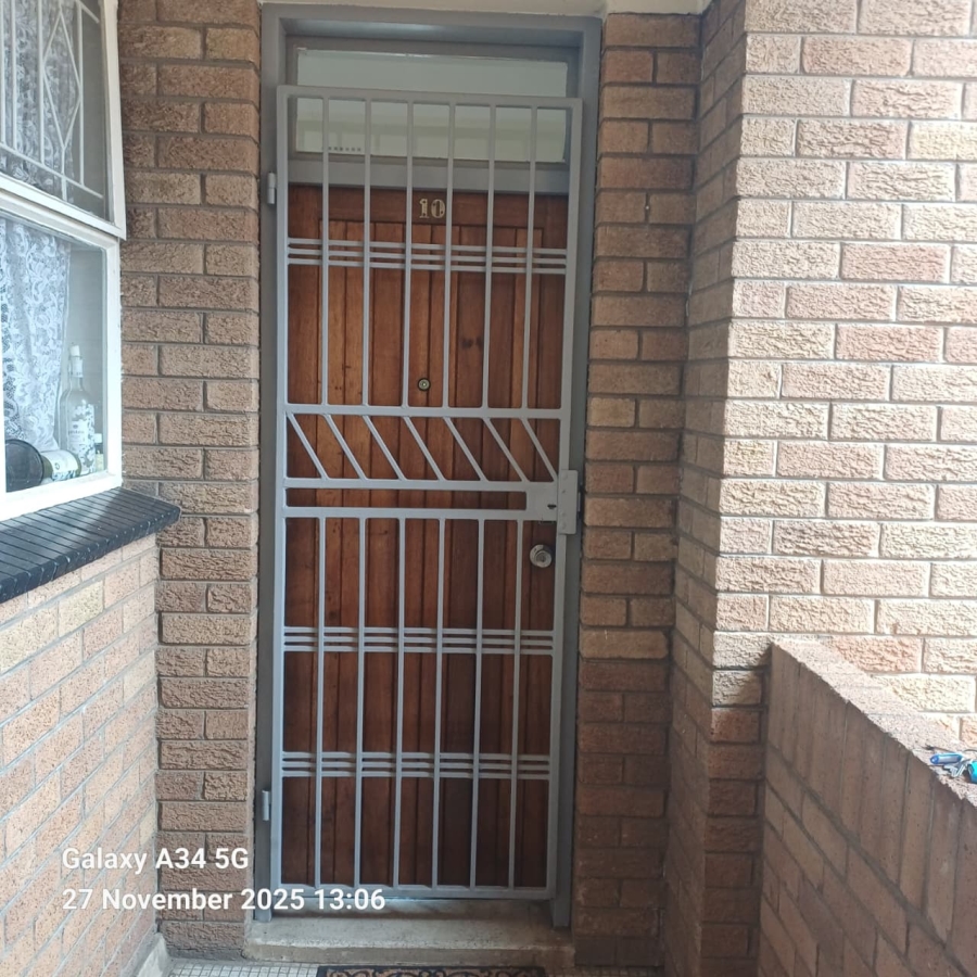To Let 1 Bedroom Property for Rent in Robertsham Gauteng