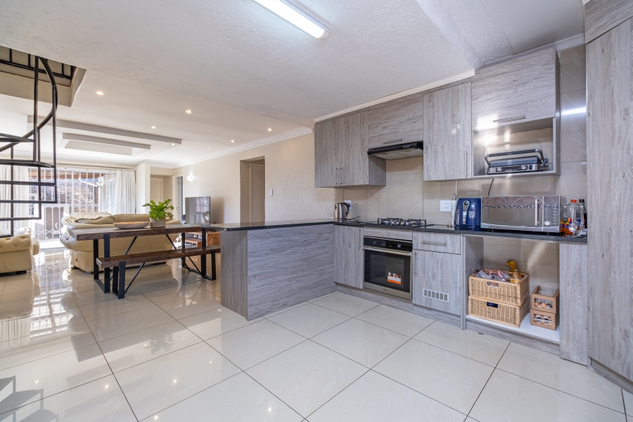 4 Bedroom Property for Sale in Fourways Gauteng