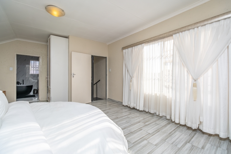 4 Bedroom Property for Sale in Fourways Gauteng