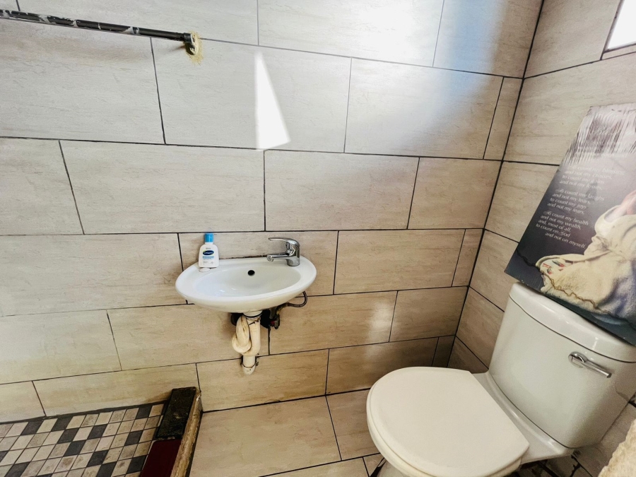 4 Bedroom Property for Sale in Soshanguve WW Gauteng