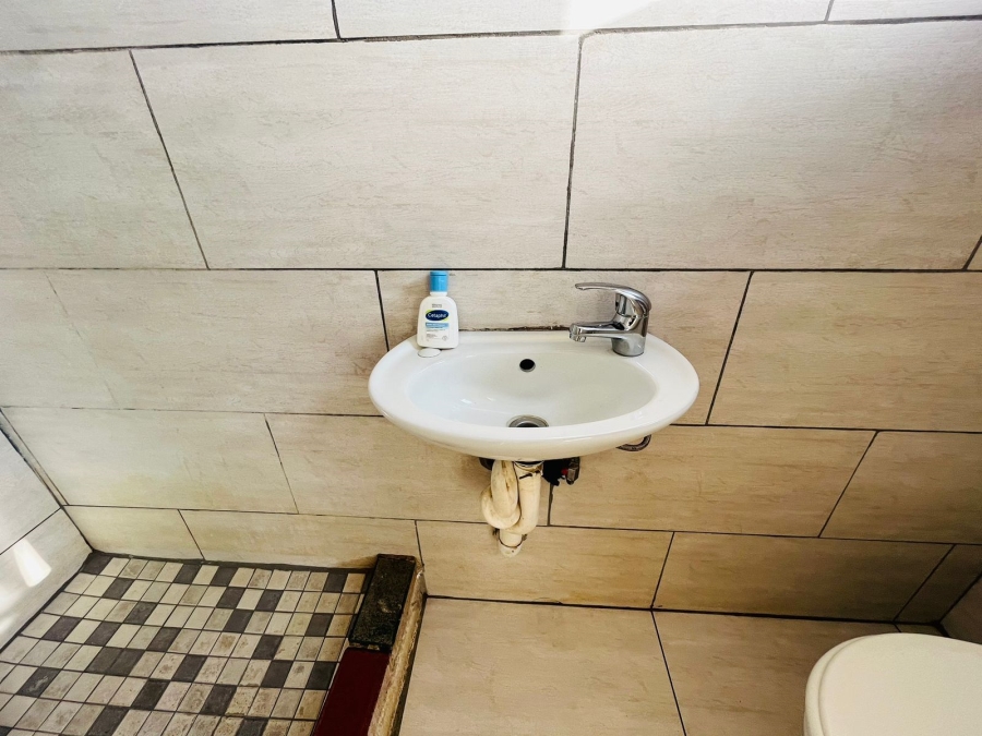 4 Bedroom Property for Sale in Soshanguve WW Gauteng