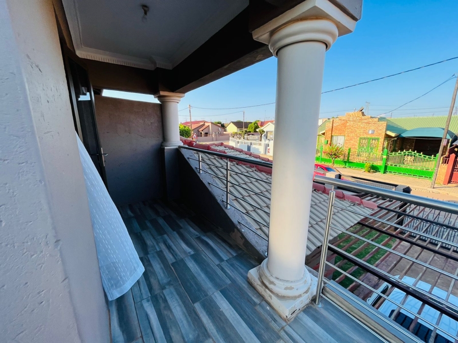 4 Bedroom Property for Sale in Soshanguve WW Gauteng