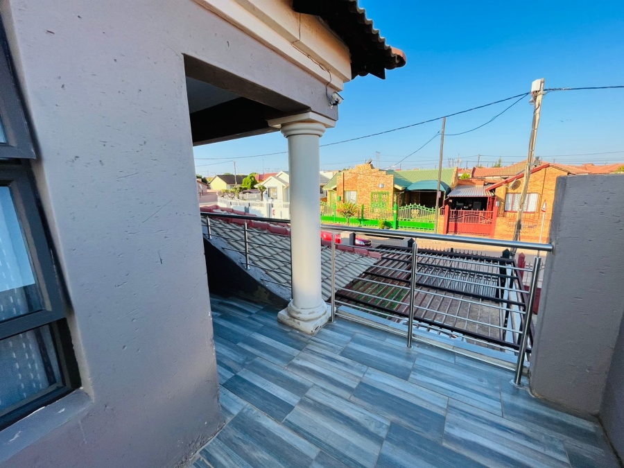 4 Bedroom Property for Sale in Soshanguve WW Gauteng