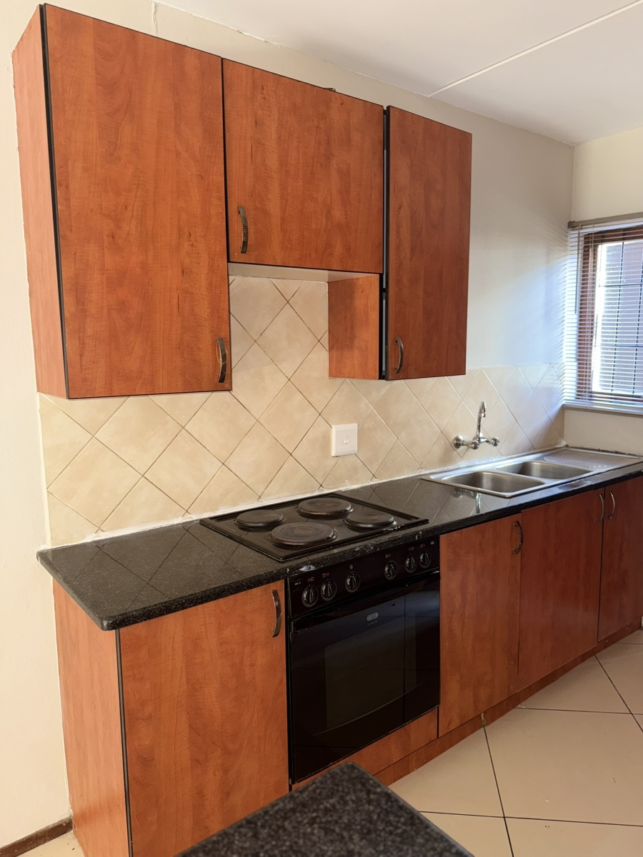 2 Bedroom Property for Sale in Little Falls Gauteng