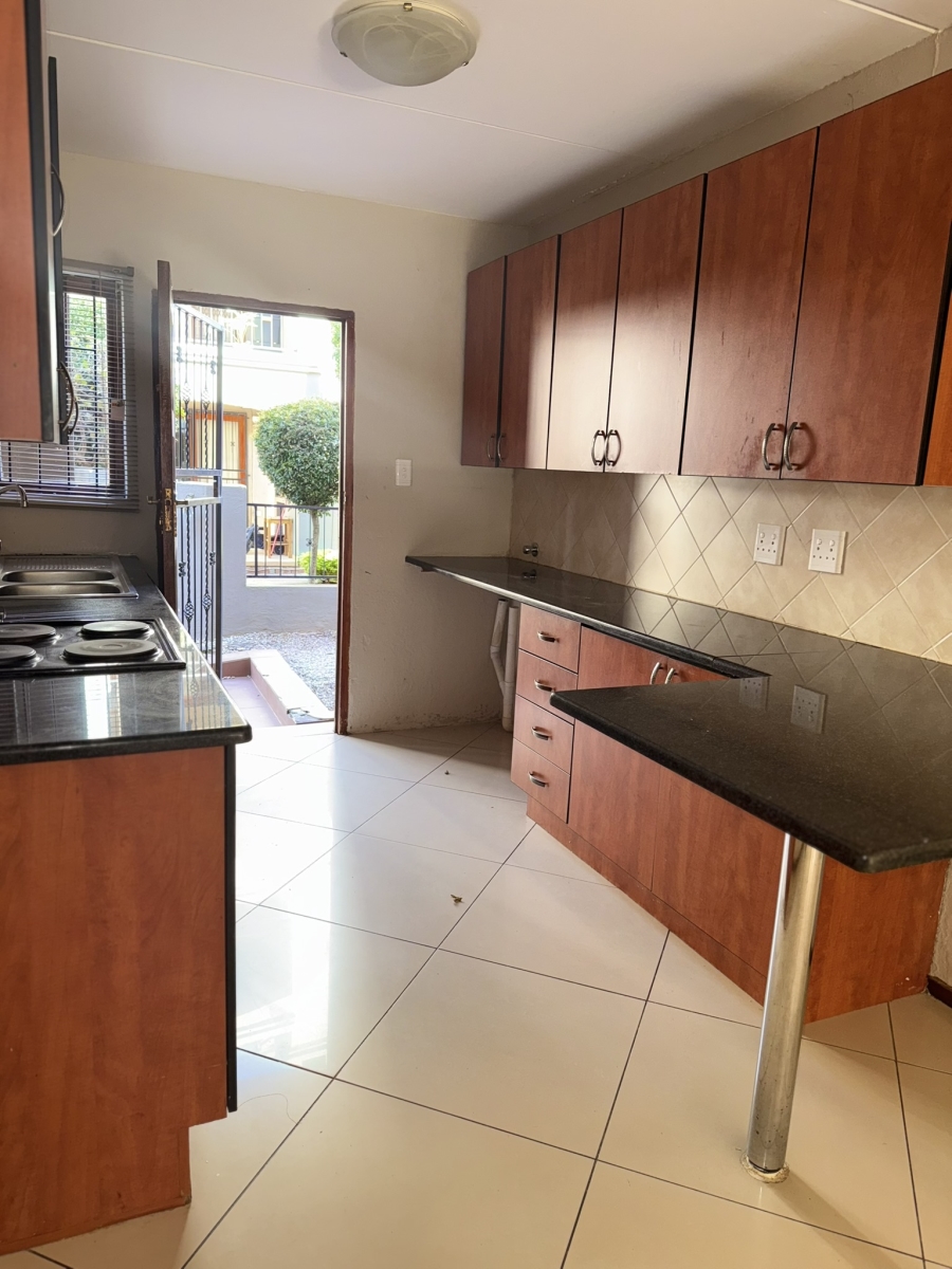 2 Bedroom Property for Sale in Little Falls Gauteng