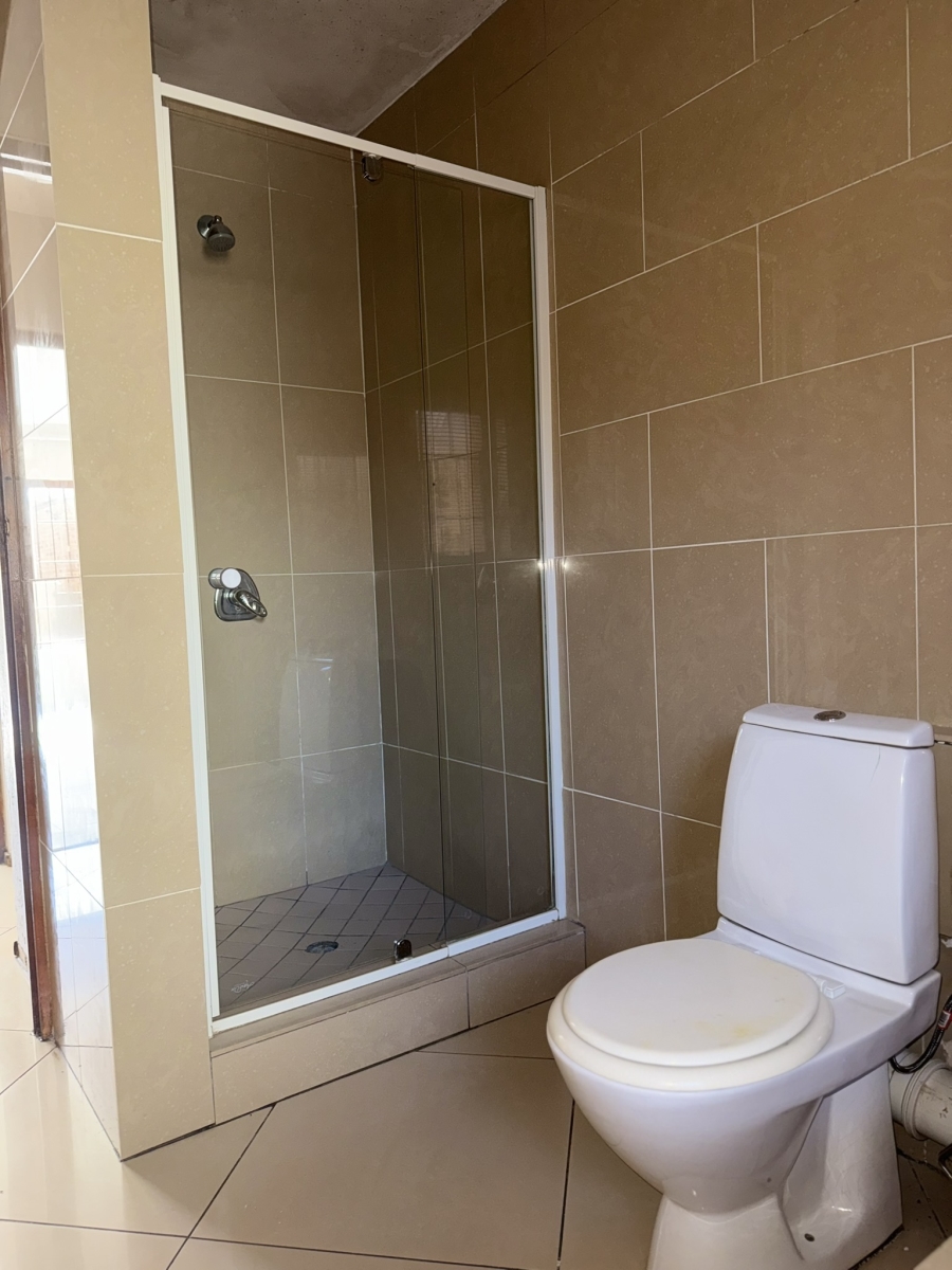 2 Bedroom Property for Sale in Little Falls Gauteng